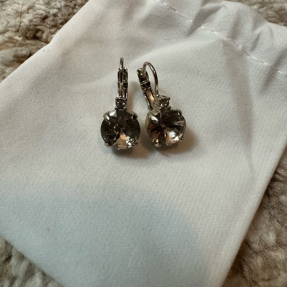 Earrings - Picture 1 of 5